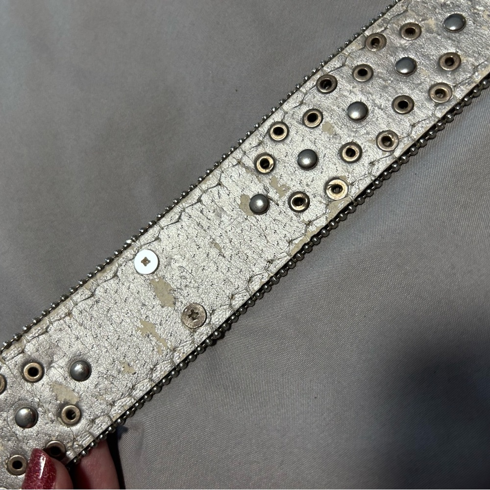 Silver Fleur De Lis Studded Bejeweled Faux Leather Statement Belt Size Large - Picture 5 of 12